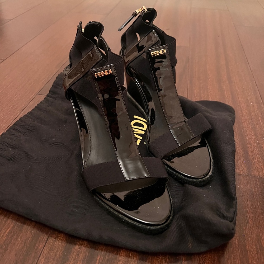 FENDI - WEDGE SANDALS - SIZE 39